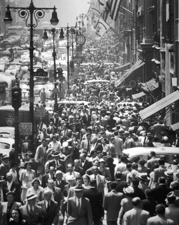 Andreas Feininger, Midtown Fifth Avenue During Lunch Hour