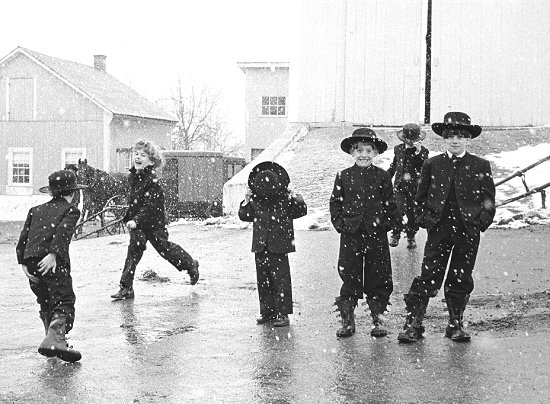 George Tice, Amish Children Playing in Snow