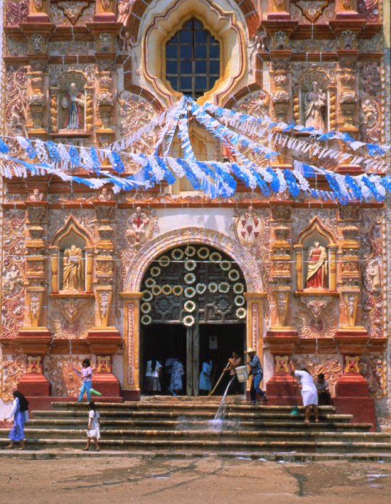 Preparing for the Bishop, Nuestra Se&ntilde;ora de la
Luz